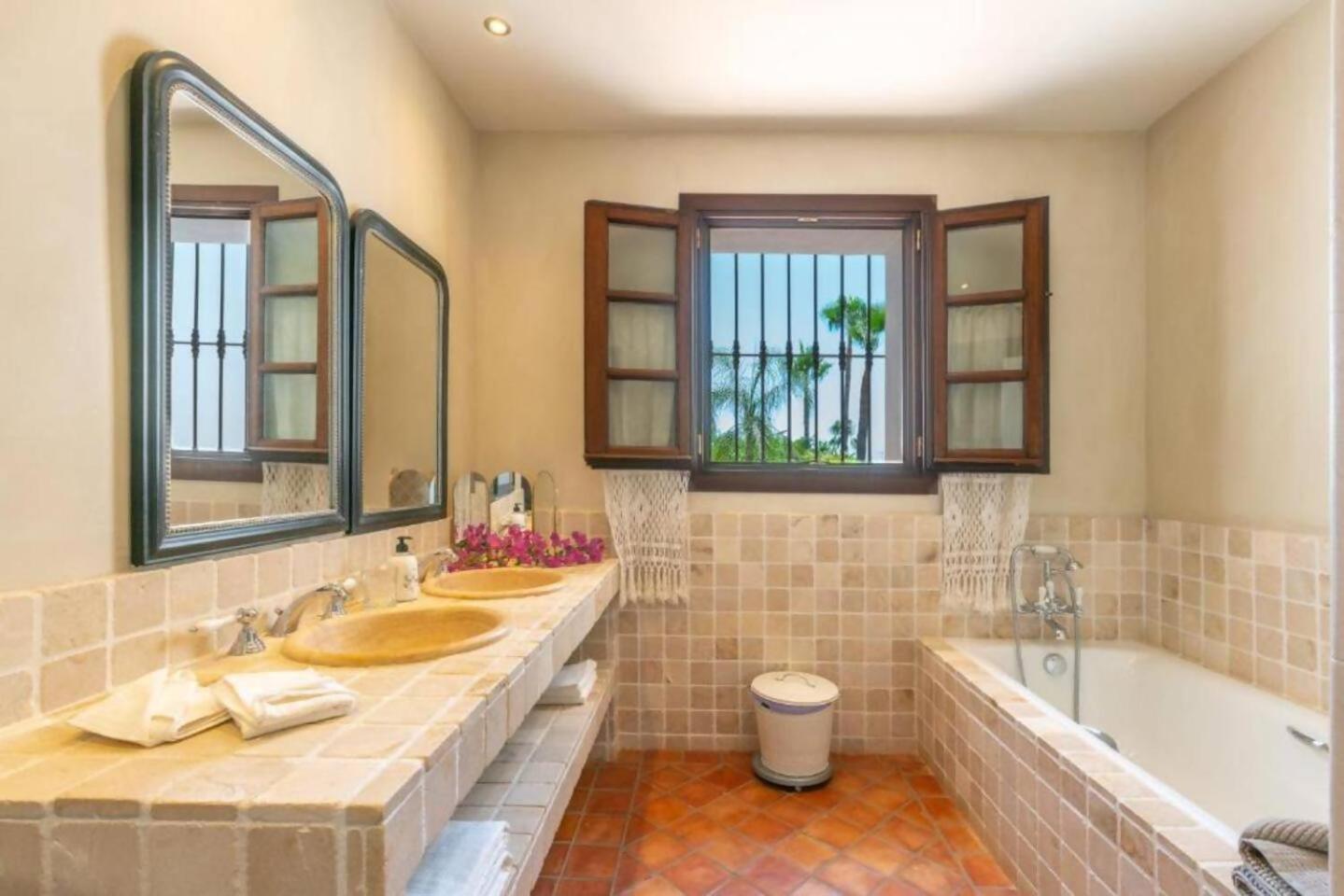 Villa Casa Sol Encantadora Con Piscina